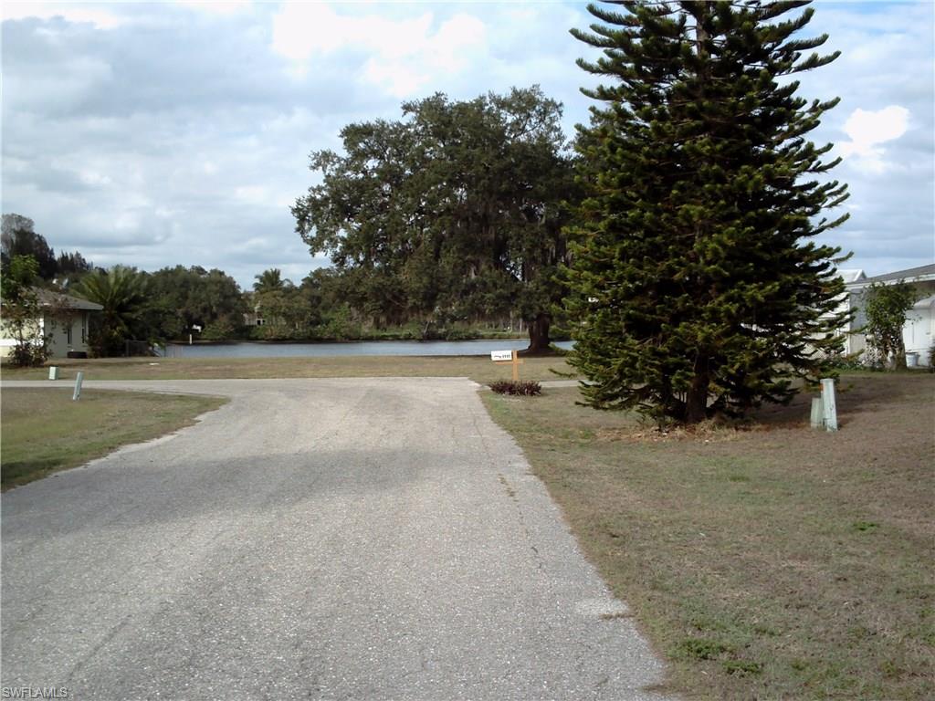 WATERWAY SHORES - Land