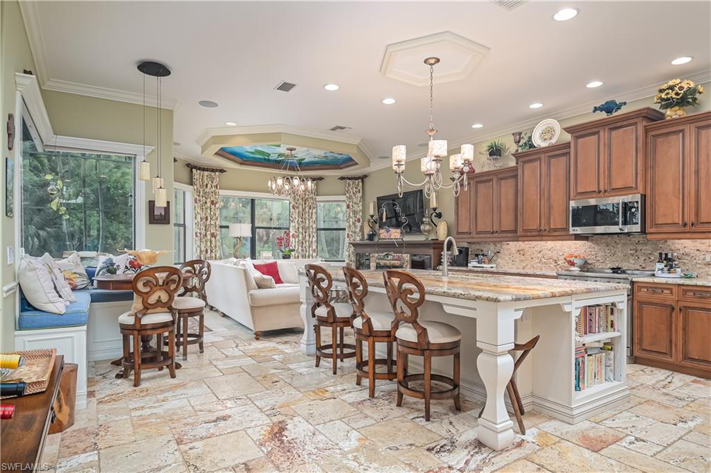 8106 Felisa CT