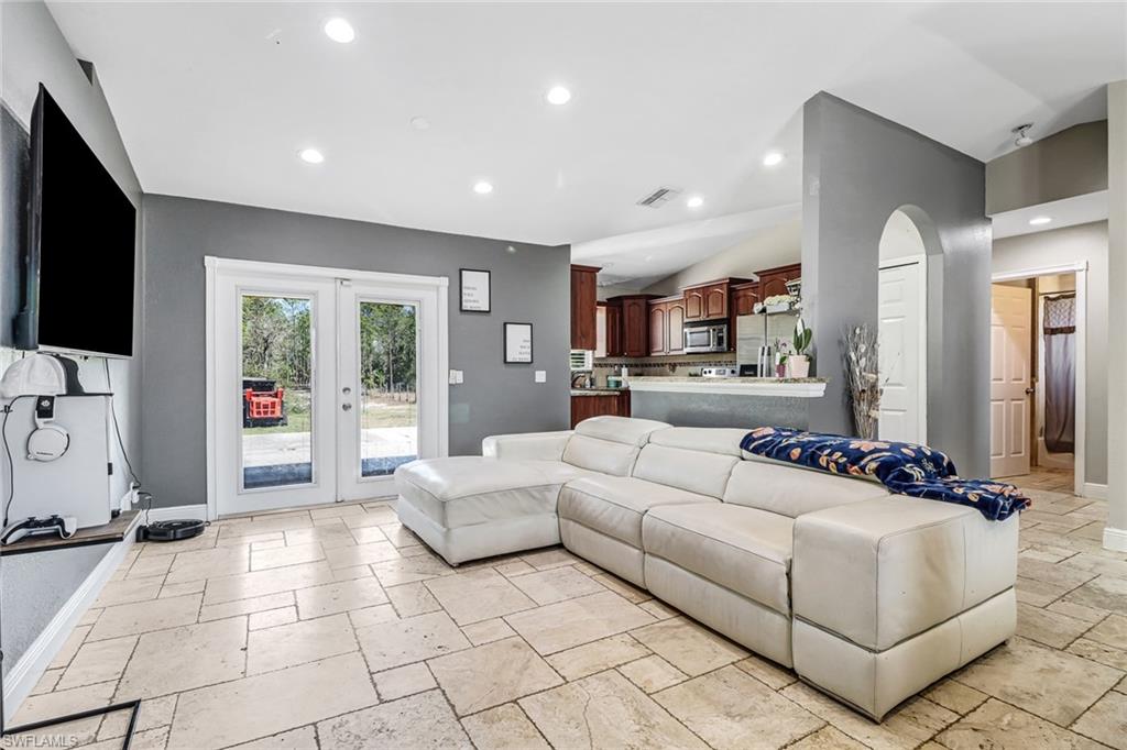 GOLDEN GATE ESTATES - Residential