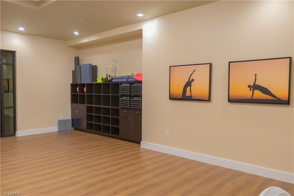 COUNTRYSIDE CONDOS - Residential