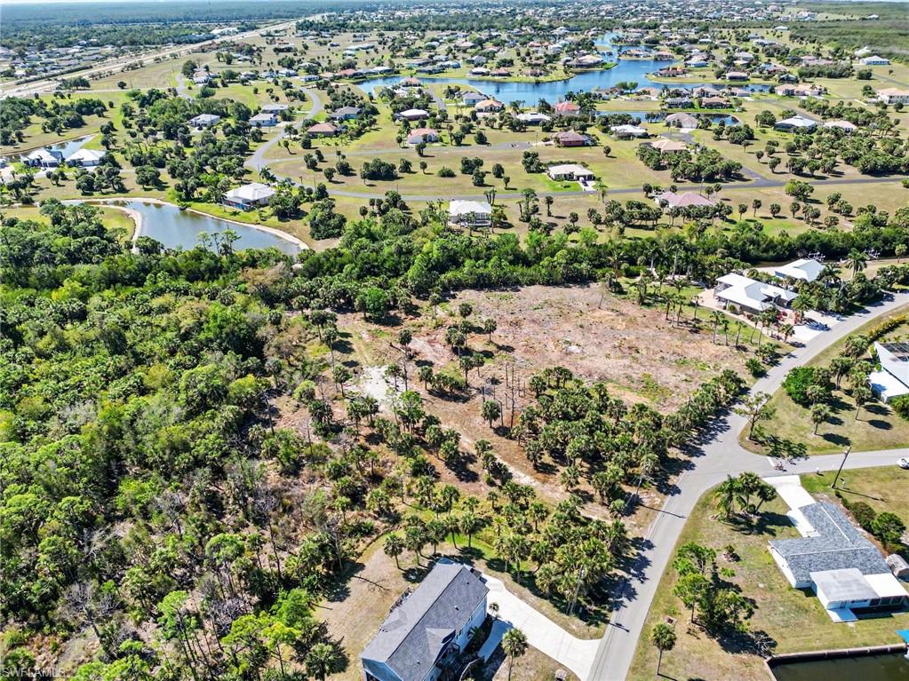 PIRATE HARBOR - Land