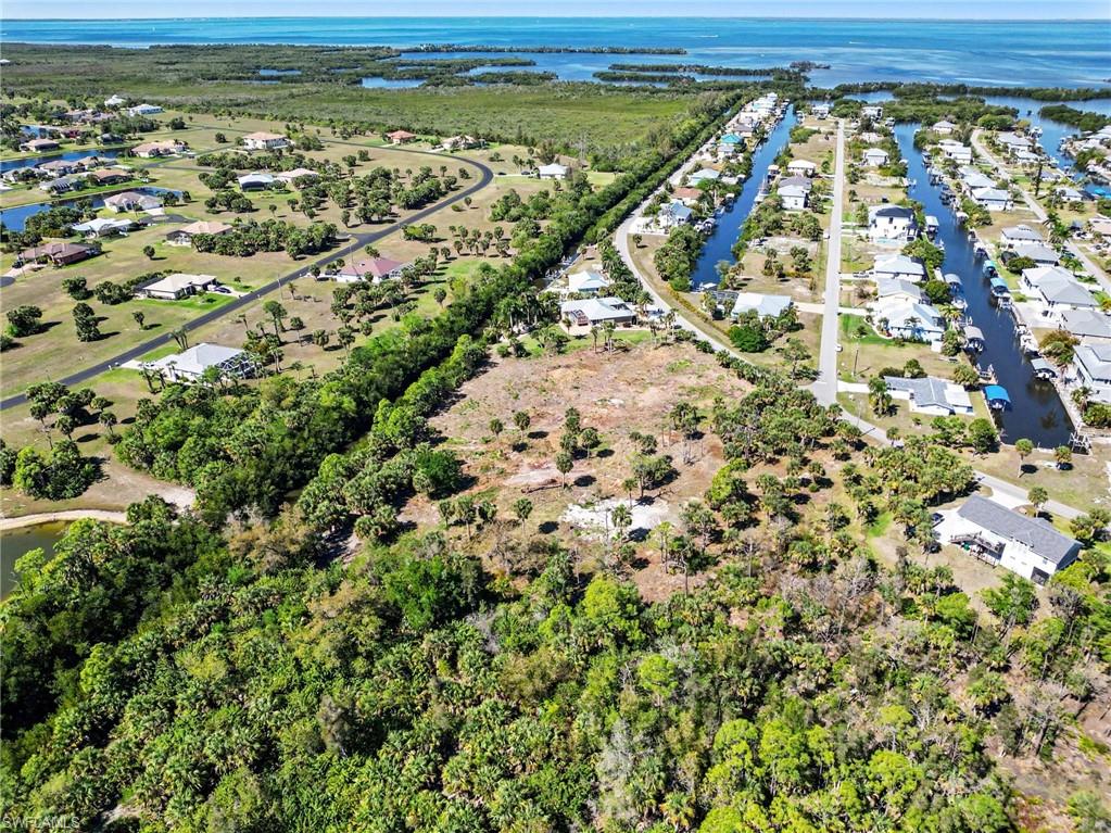 PIRATE HARBOR - Land