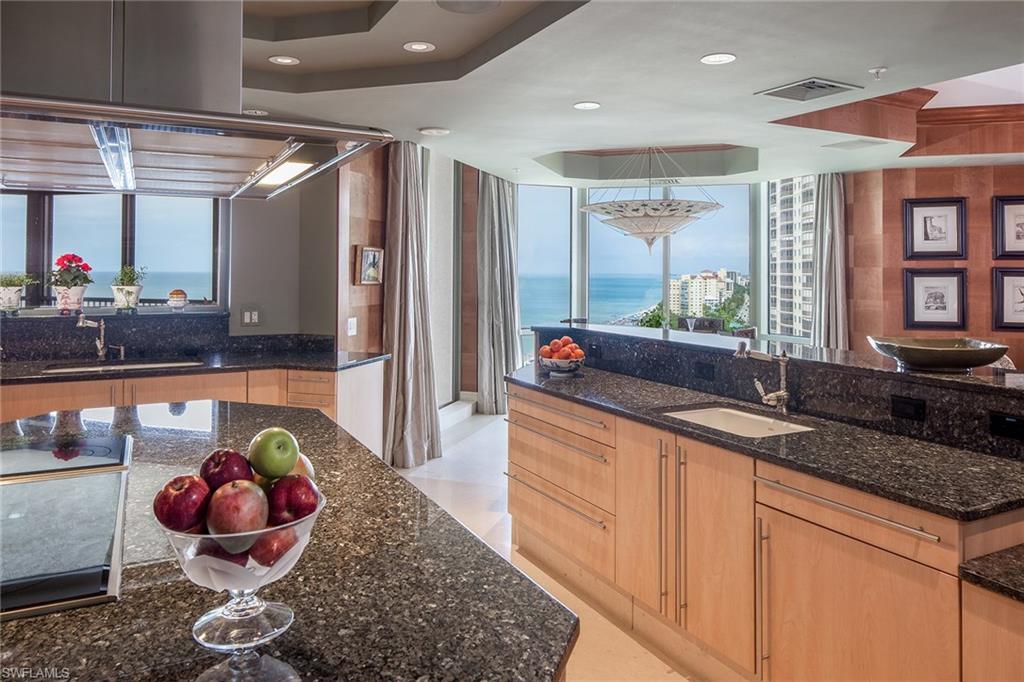 WINDSOR AT BAY COLONY - Residential