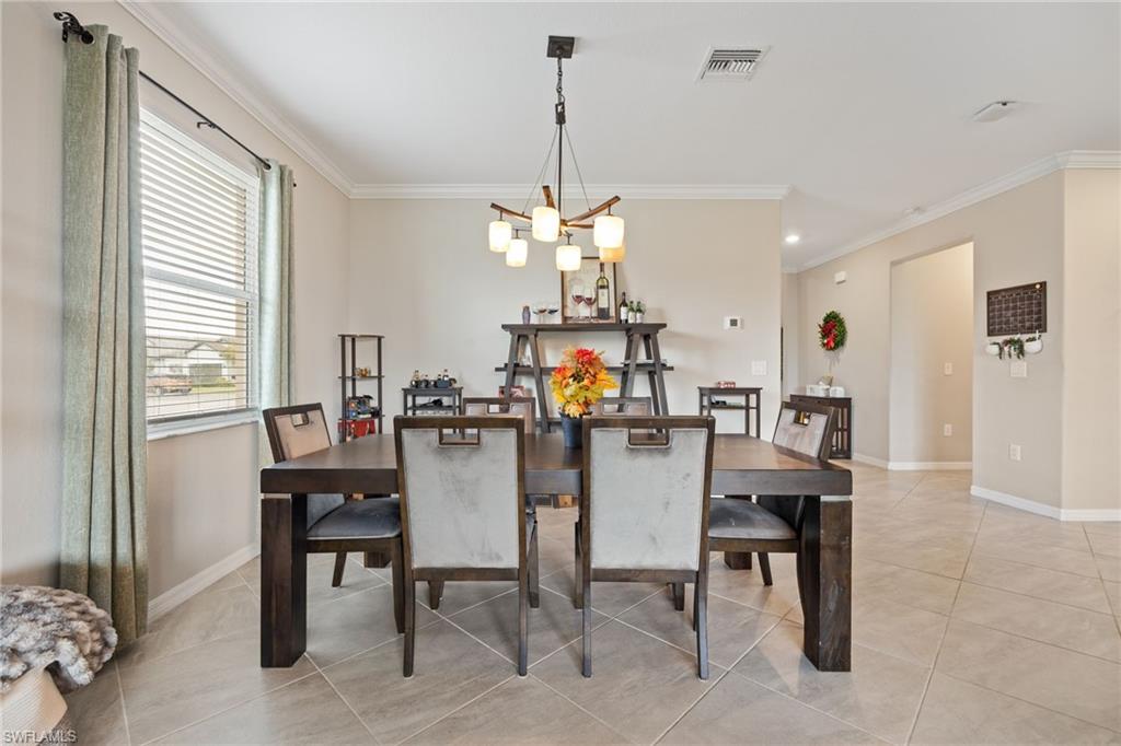 HAMPTON LAKES - Residential