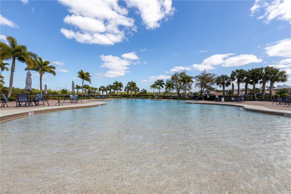 HAMPTON LAKES - Residential