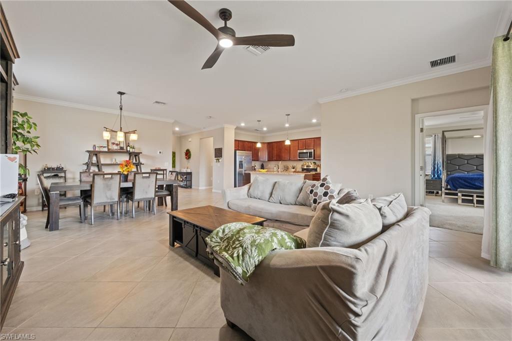 HAMPTON LAKES - Residential