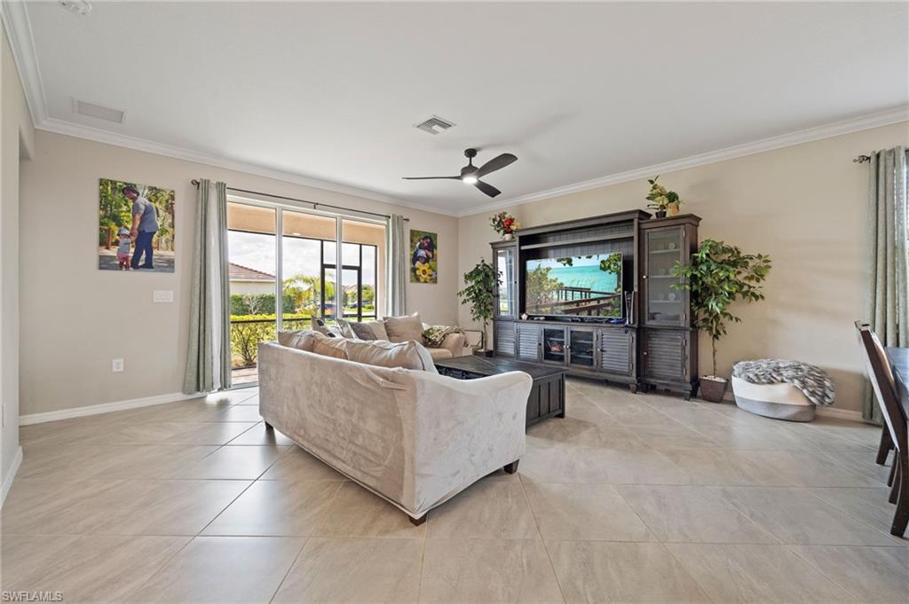 HAMPTON LAKES - Residential