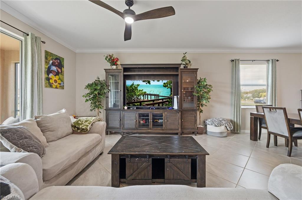 HAMPTON LAKES - Residential