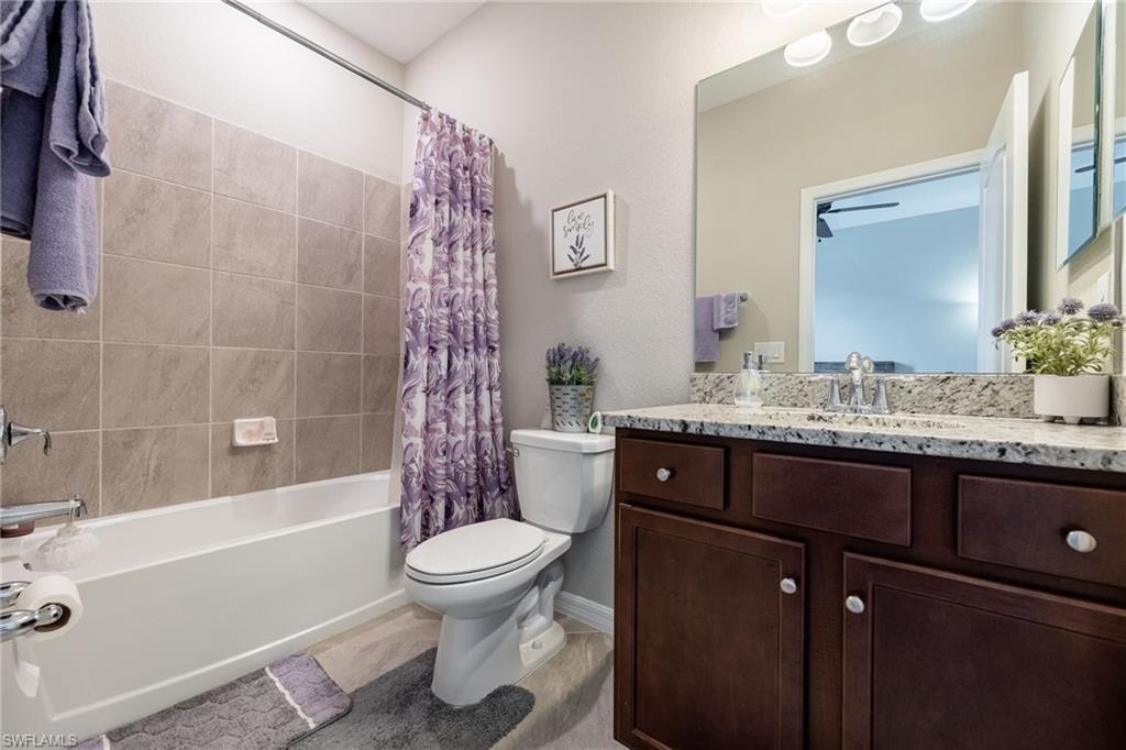 HAMPTON LAKES - Residential