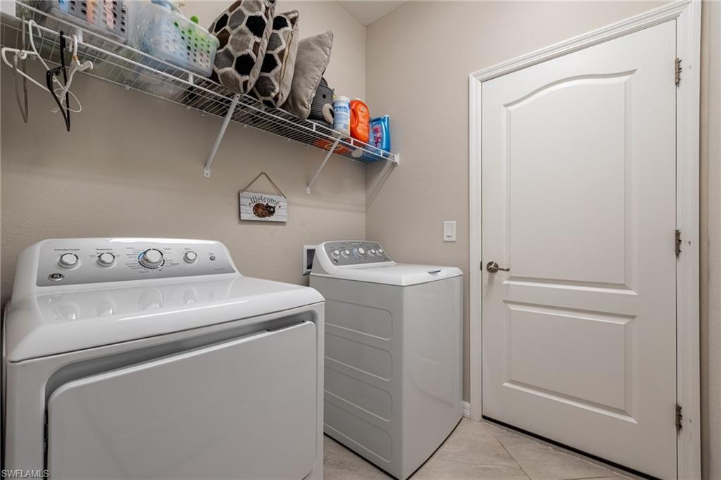 HAMPTON LAKES - Residential