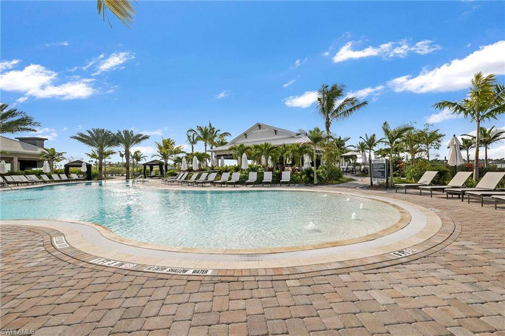 ESPLANADE LAKE CLUB - Residential