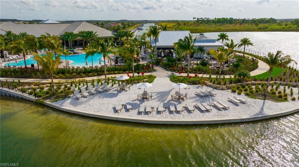 ESPLANADE LAKE CLUB - Residential