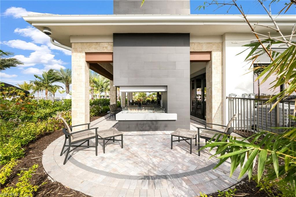 ESPLANADE LAKE CLUB - Residential