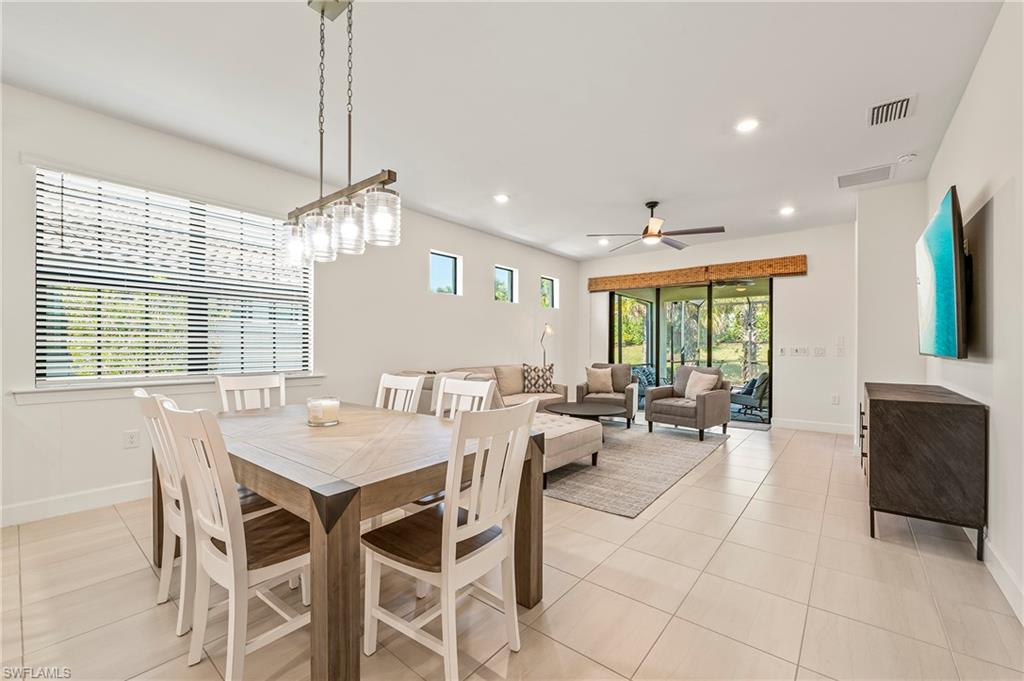 ESPLANADE LAKE CLUB - Residential