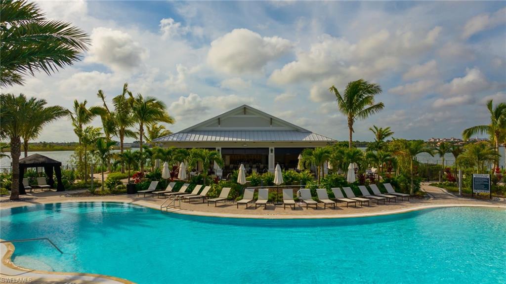 ESPLANADE LAKE CLUB - Residential