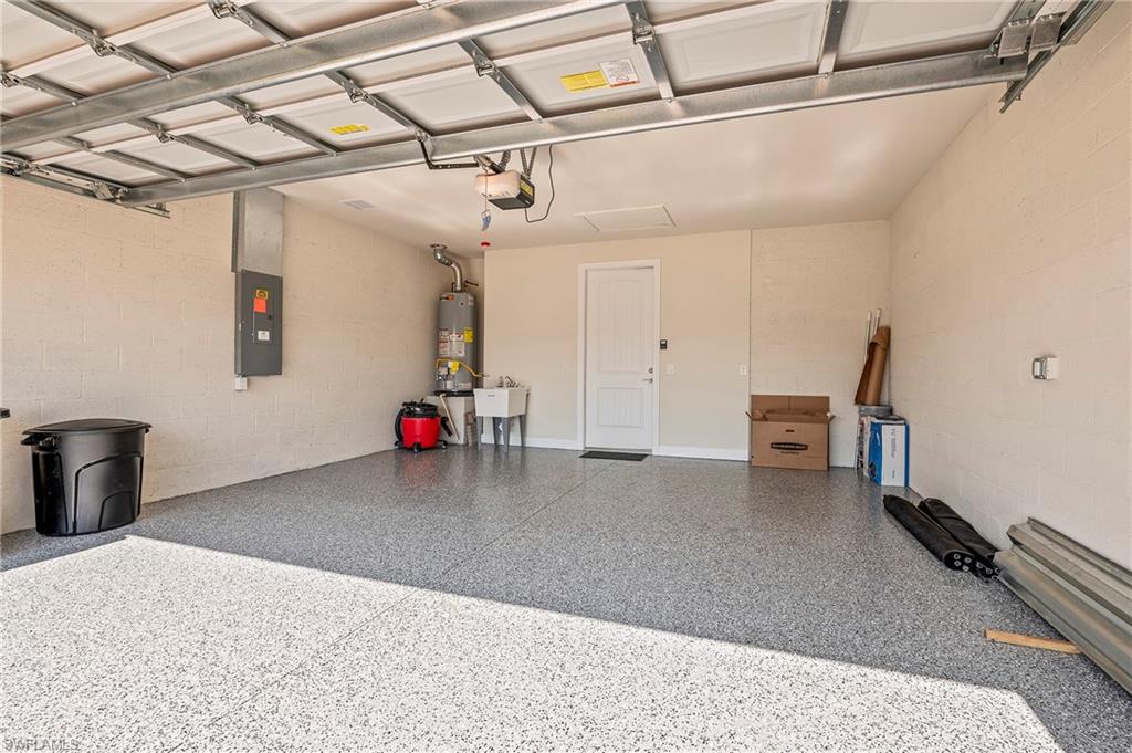 ESPLANADE LAKE CLUB - Residential