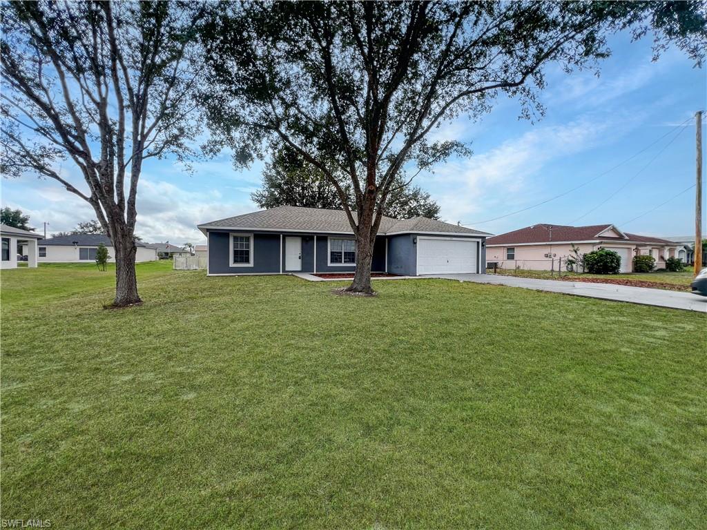 MIRROR LAKES - Residential Lease