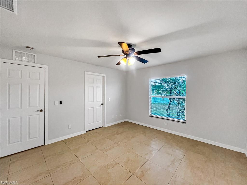 MIRROR LAKES - Residential Lease