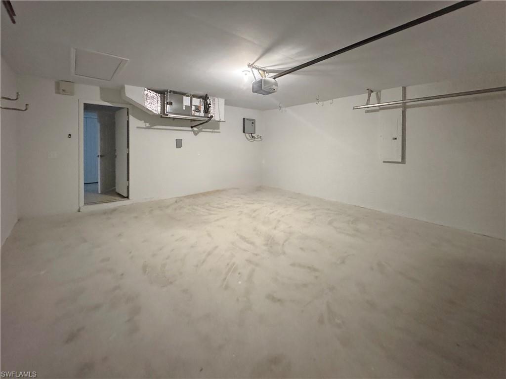 MIRROR LAKES - Residential Lease