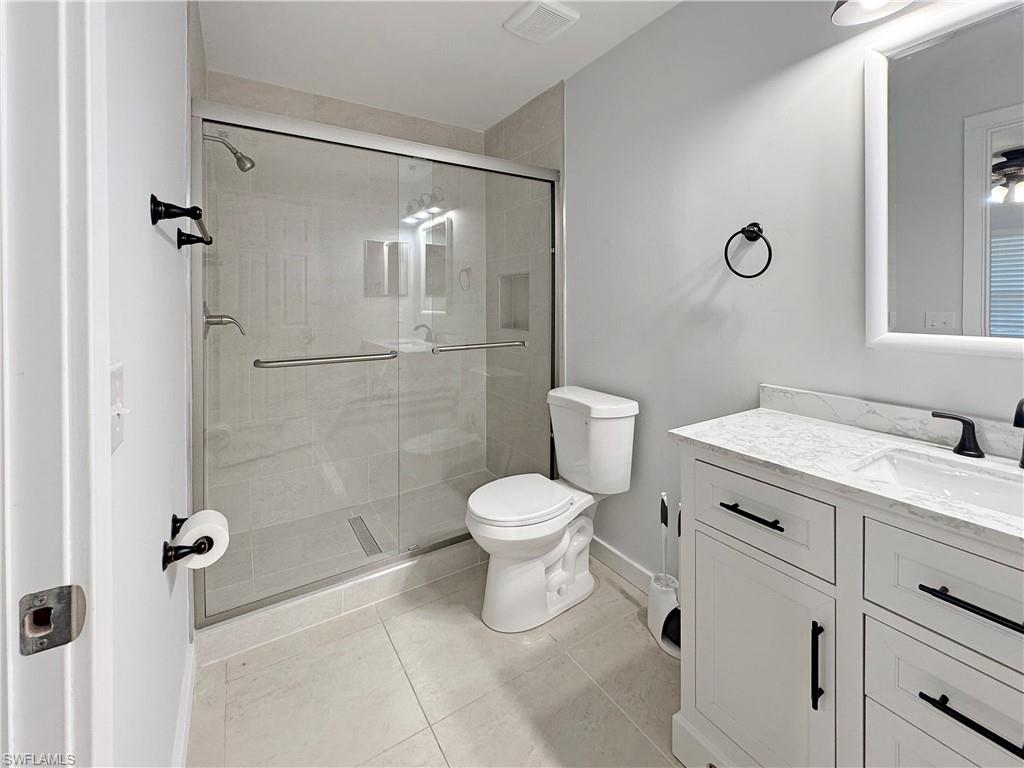 MIRROR LAKES - Residential Lease