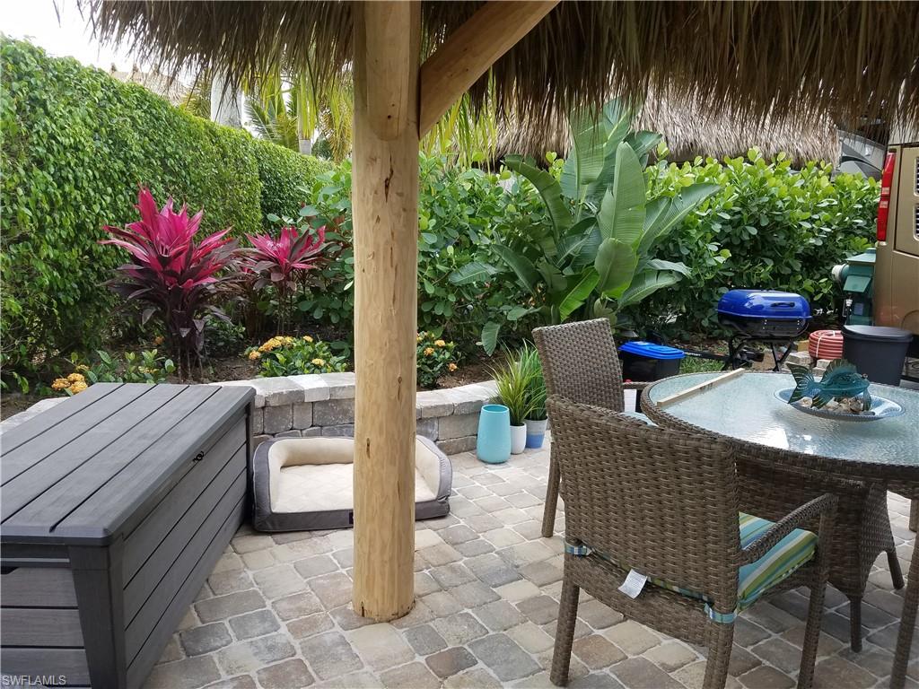 NAPLES MOTORCOACH RESORT - Land