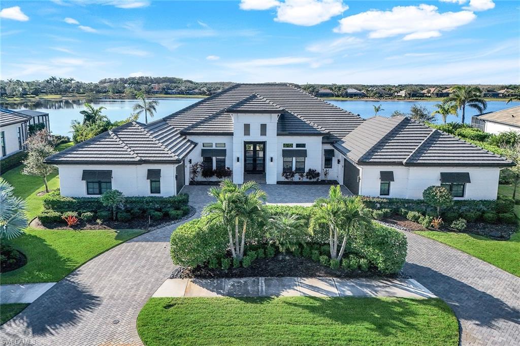 TWIN EAGLES - Residential