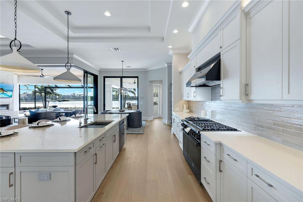 TWIN EAGLES - Residential