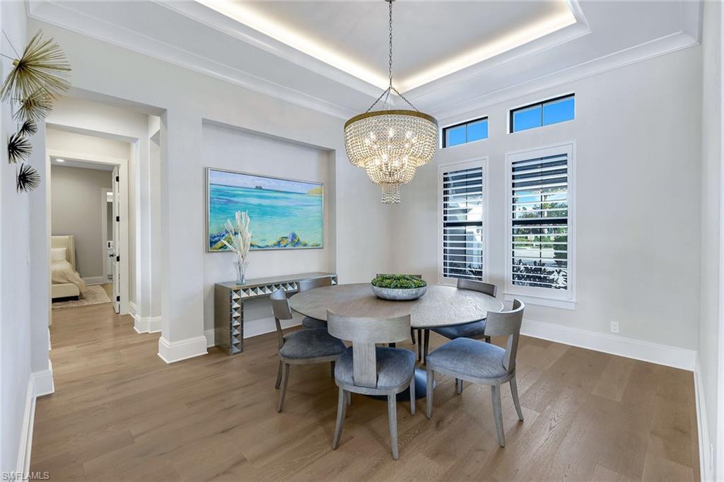 TWIN EAGLES - Residential