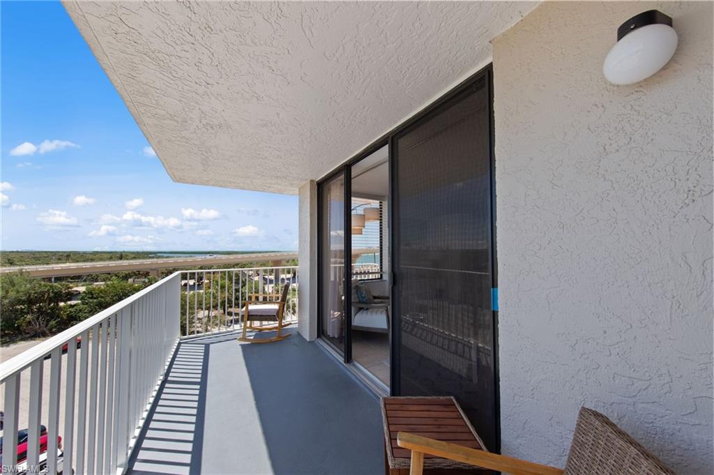 LOVERS KEY BEACH CLUB - Residential