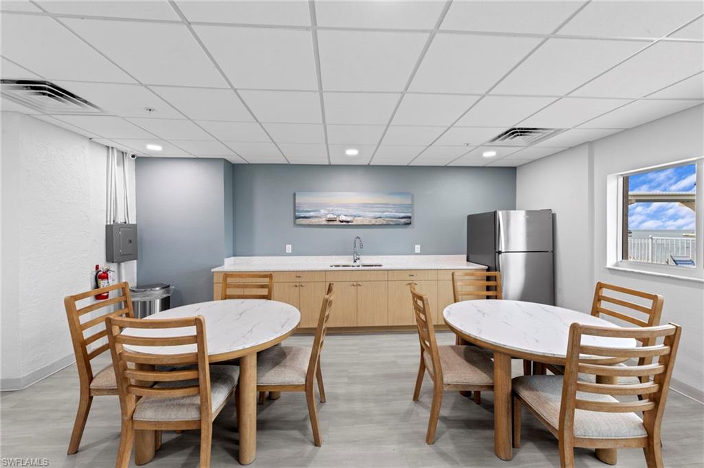 LOVERS KEY BEACH CLUB - Residential