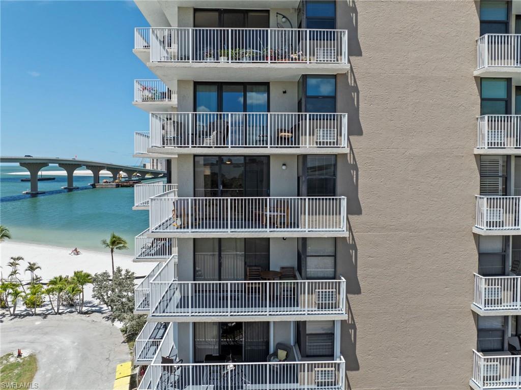 LOVERS KEY BEACH CLUB - Residential