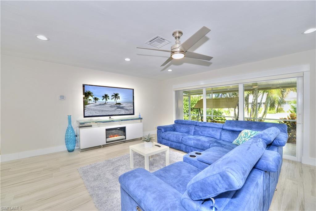 GLADES COUNTRY CLUB - Residential