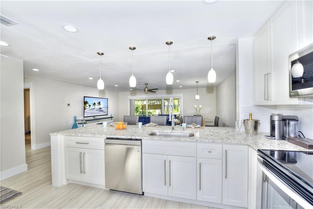 GLADES COUNTRY CLUB - Residential