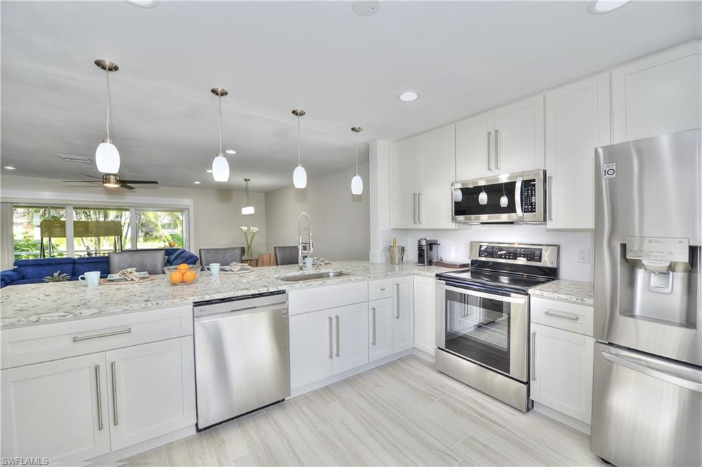 GLADES COUNTRY CLUB - Residential