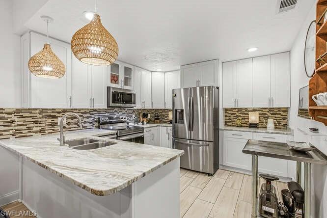 ROYAL WOODS - Residential