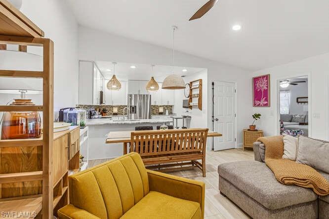 ROYAL WOODS - Residential