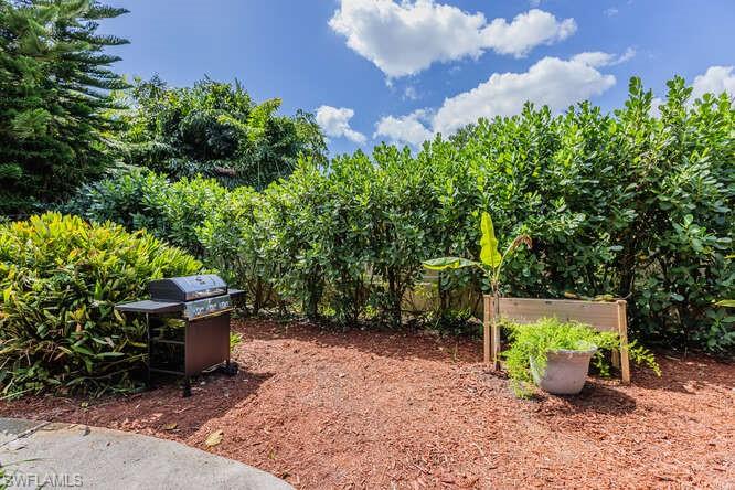 ROYAL WOODS - Residential