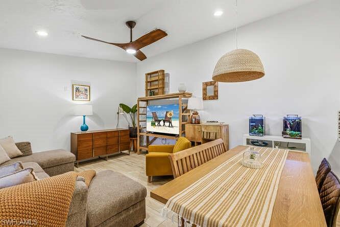 ROYAL WOODS - Residential