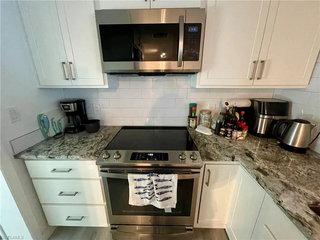 Naples, Florida 34102, United States, 4 Bedrooms Bedrooms, ,2 BathroomsBathrooms,Residential,Active,31272