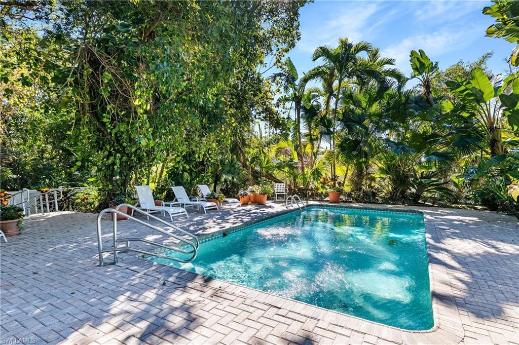 DICKEYS JOHN R SUBD - Residential