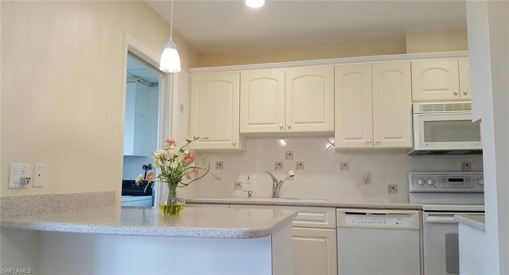 HIDDEN LAKE VILLAS - Residential