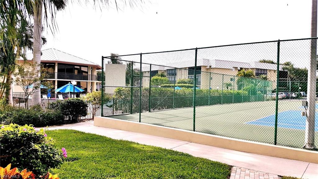 HIDDEN LAKE VILLAS - Residential