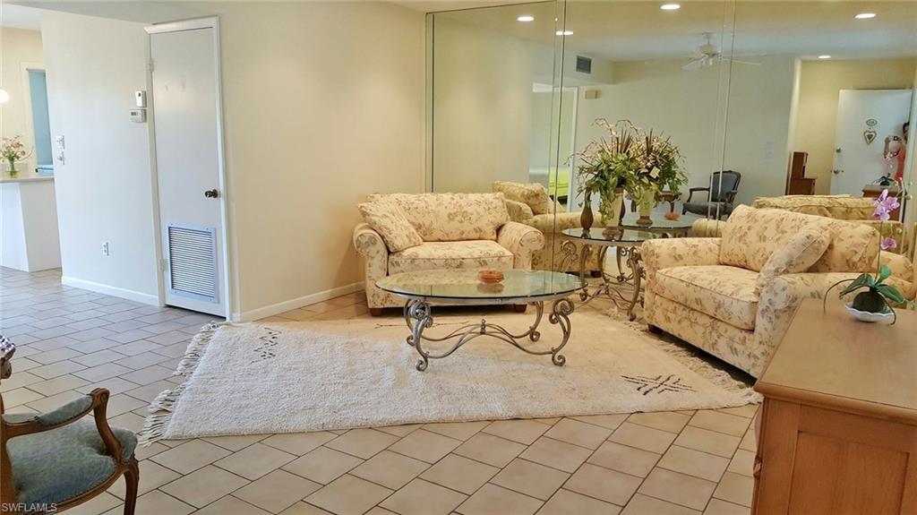 HIDDEN LAKE VILLAS - Residential