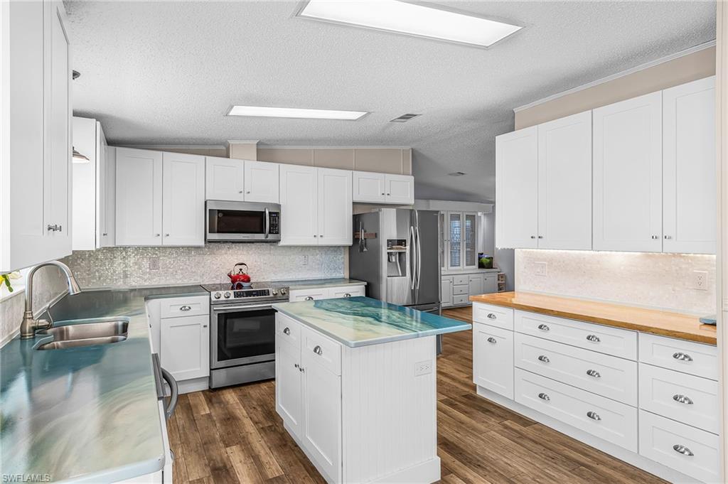 PINE LAKES COUNTRY CLUB - Residential