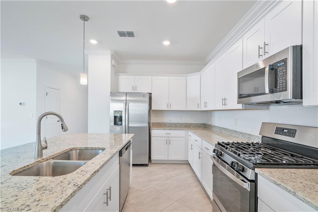 TRAILS EDGE - Residential Lease