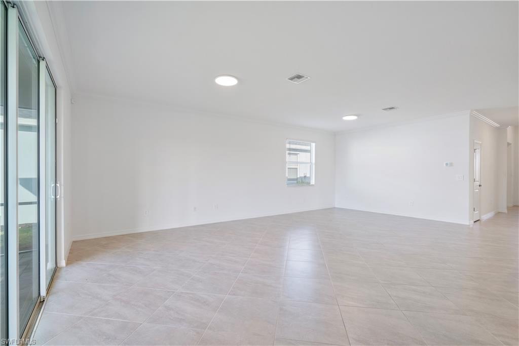 TRAILS EDGE - Residential Lease