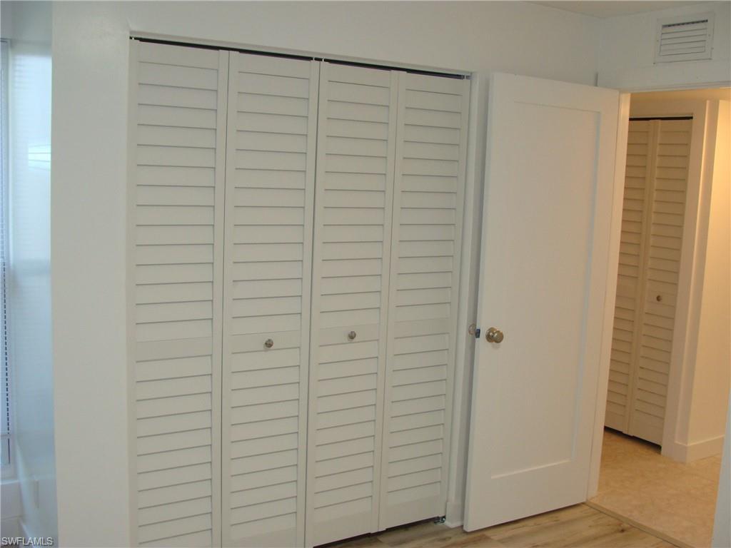 LAKEWOOD VILLAS - Residential