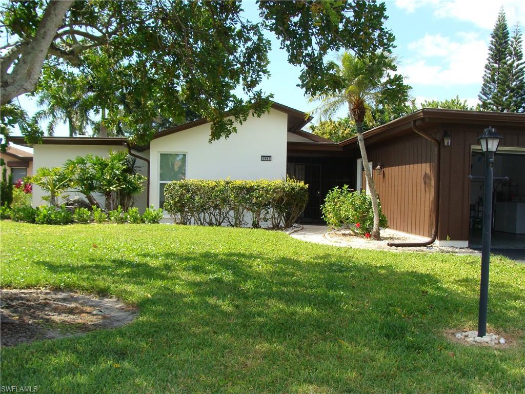 LAKEWOOD VILLAS - Residential