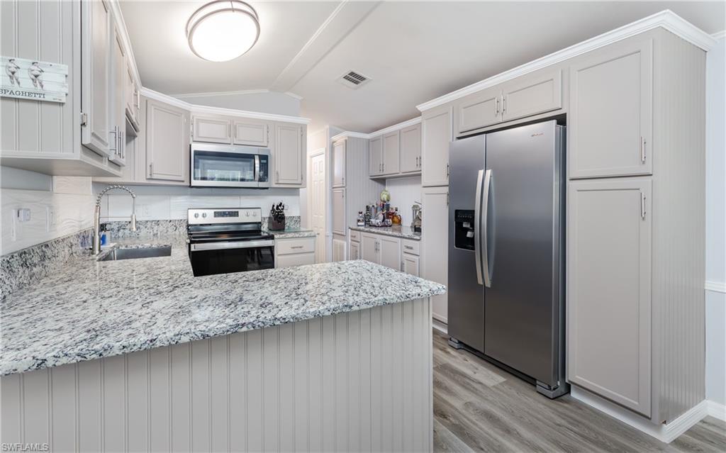 CORKSCREW WOODLANDS - Residential