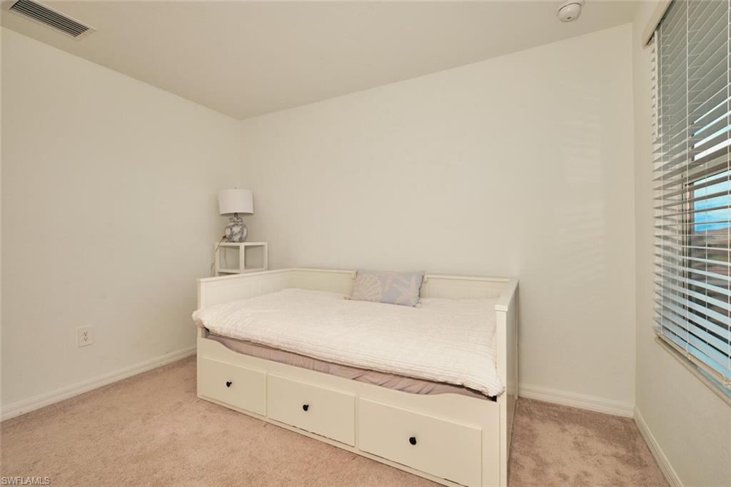 HAMPTON LAKES - Residential